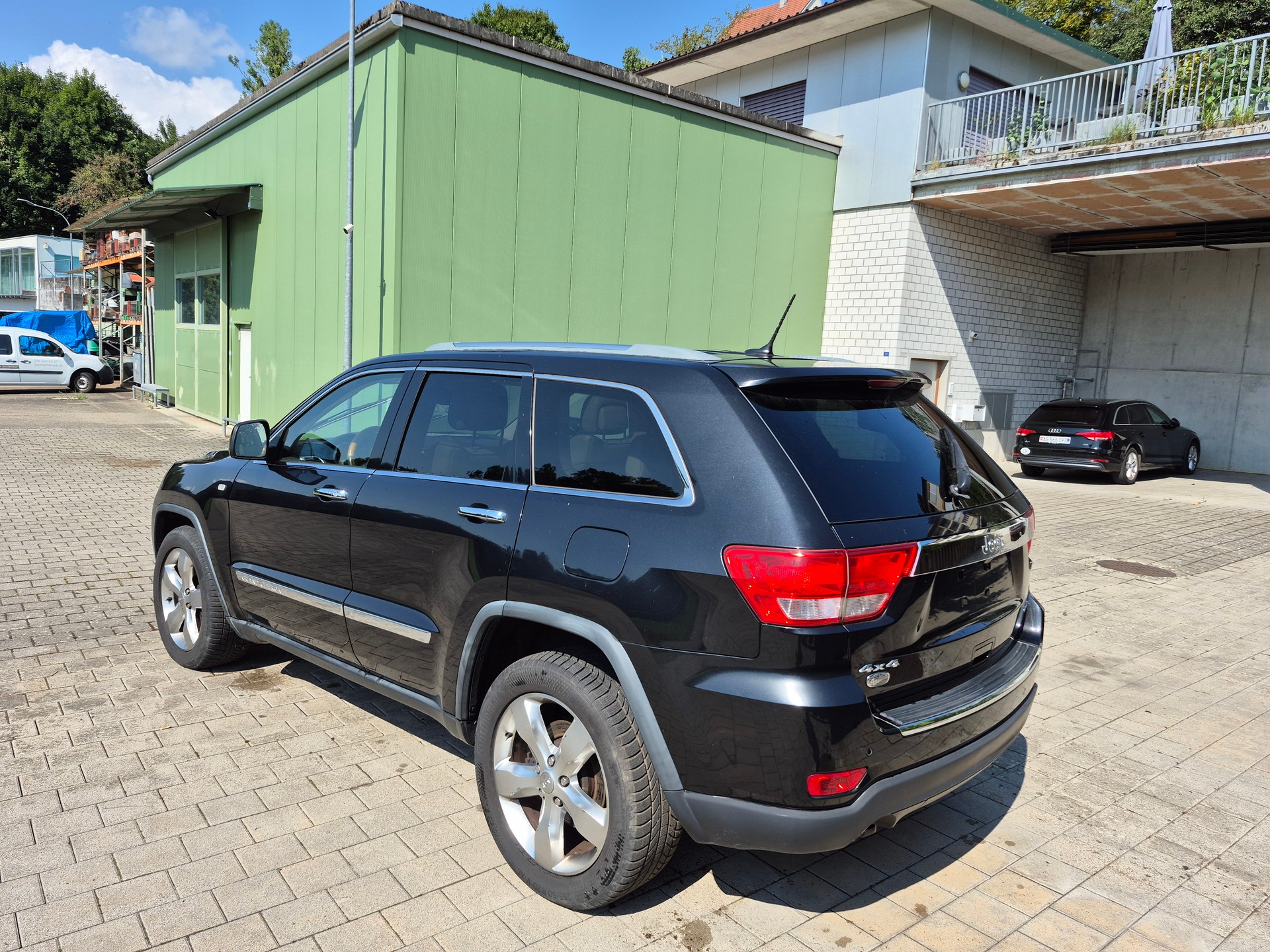 JEEP Grand Cherokee 3.0 CRD Overland Automatic-image-3