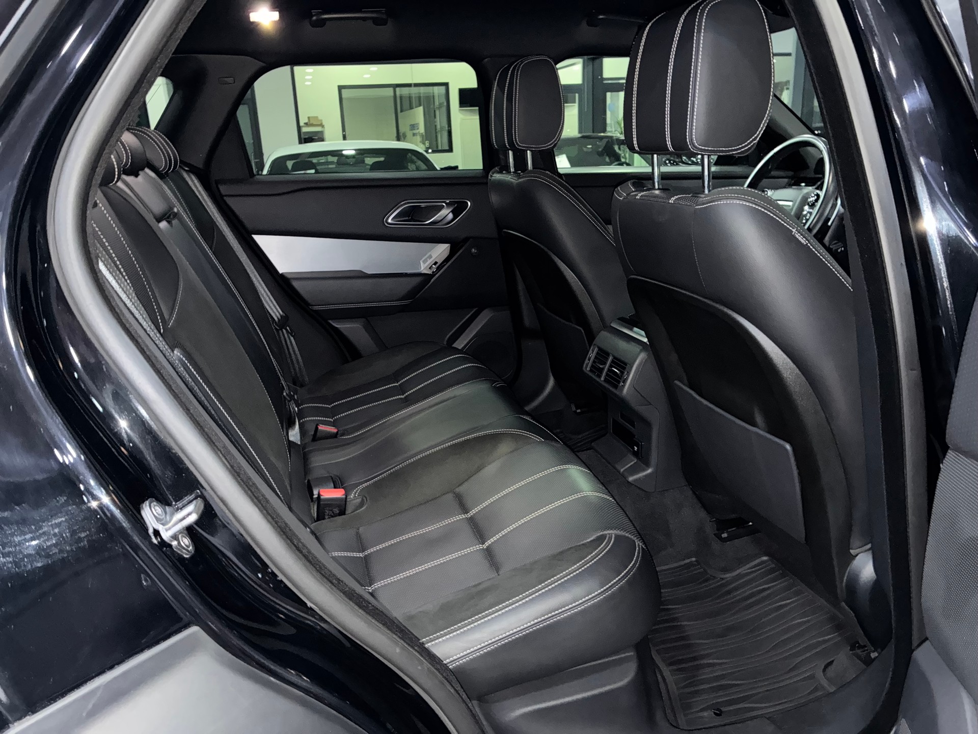 LAND ROVER Range Rover Velar R-Dynamic D 180 S Automatic-image-12