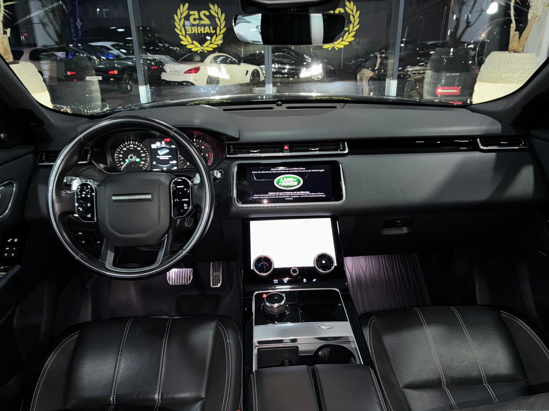 LAND ROVER Range Rover Velar R-Dynamic D 180 S Automatic-image-7