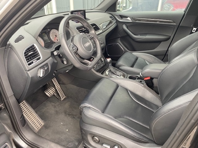 AUDI RS Q3 2.5 TFSI quattro S-Tronic-image-9