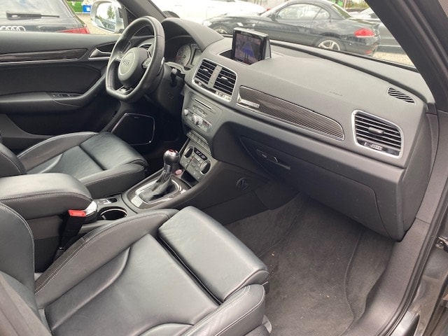 AUDI RS Q3 2.5 TFSI quattro S-Tronic-image-11