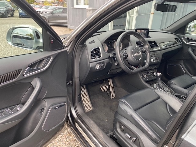 AUDI RS Q3 2.5 TFSI quattro S-Tronic-image-10