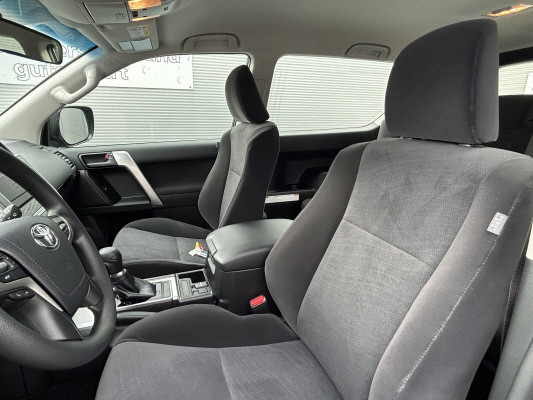 TOYOTA LandCruiser 2.8TD Active-image-9