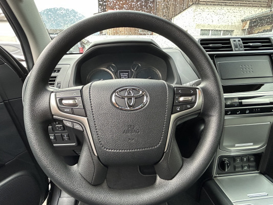 TOYOTA LandCruiser 2.8TD Active-image-7