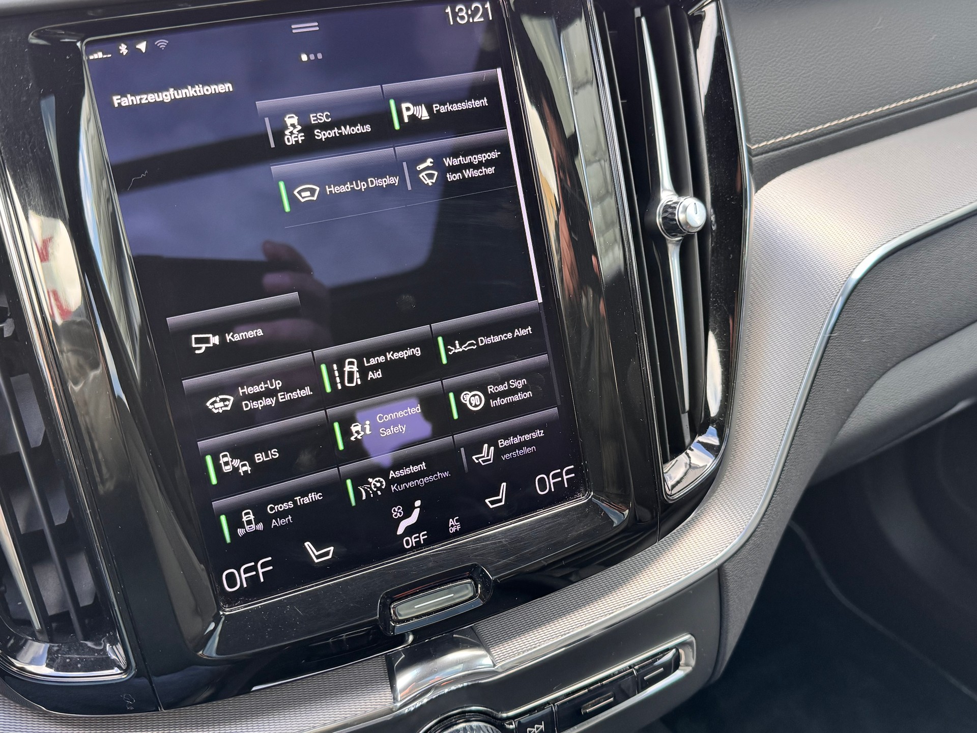 VOLVO XC60 T6 eAWD R-Design Expression Geartronic-image-16