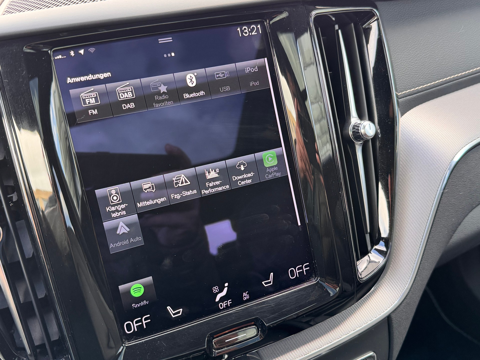 VOLVO XC60 T6 eAWD R-Design Expression Geartronic-image-17