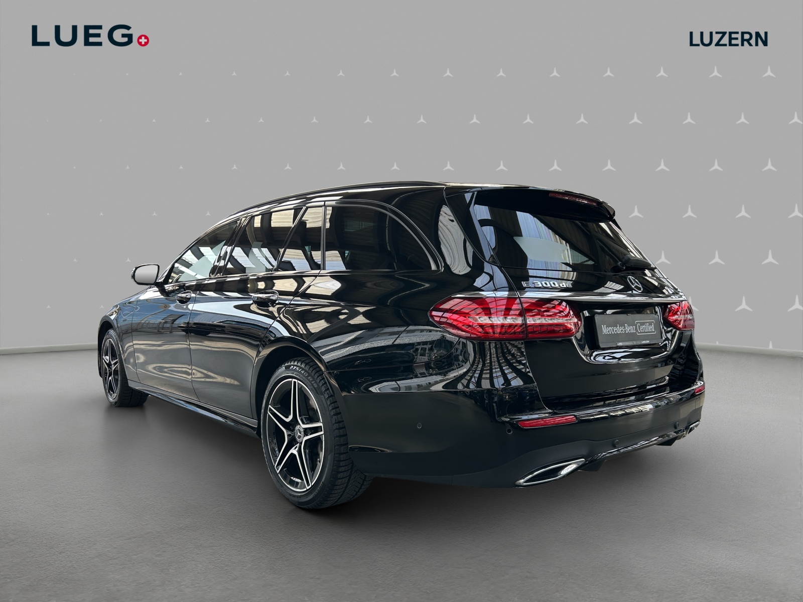 MERCEDES-BENZ E 300 de 4Matic AMG Line 9G-Tronic-image-2