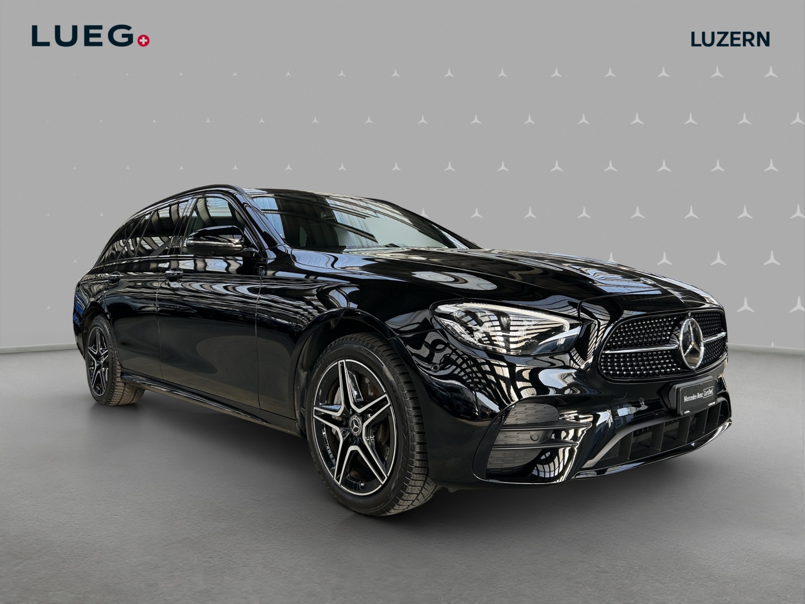 MERCEDES-BENZ E 300 de 4Matic AMG Line 9G-Tronic-image-4