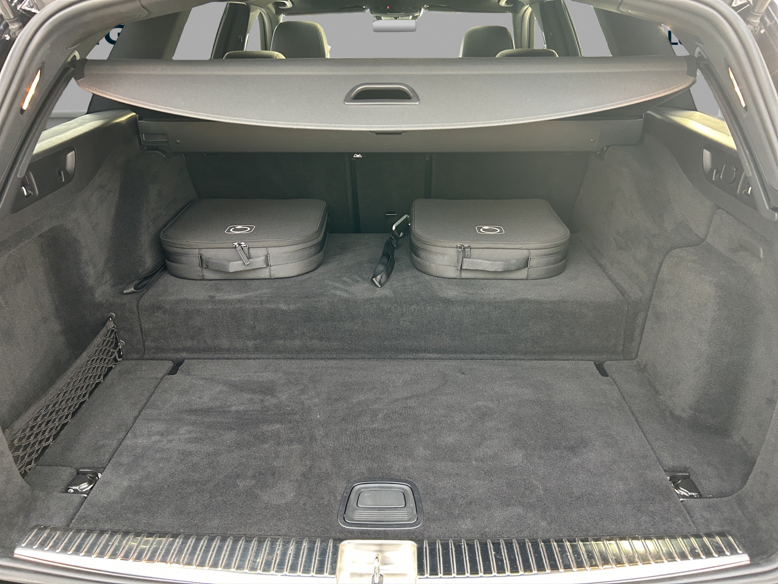 MERCEDES-BENZ E 300 de 4Matic AMG Line 9G-Tronic-image-14