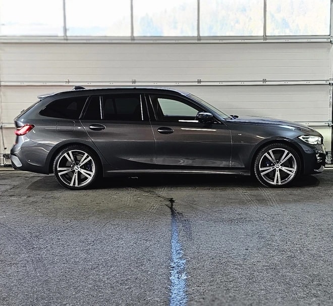 BMW 330e x DriveTouring M Sport Steptronic *CH-Fahrzeug*-image-5