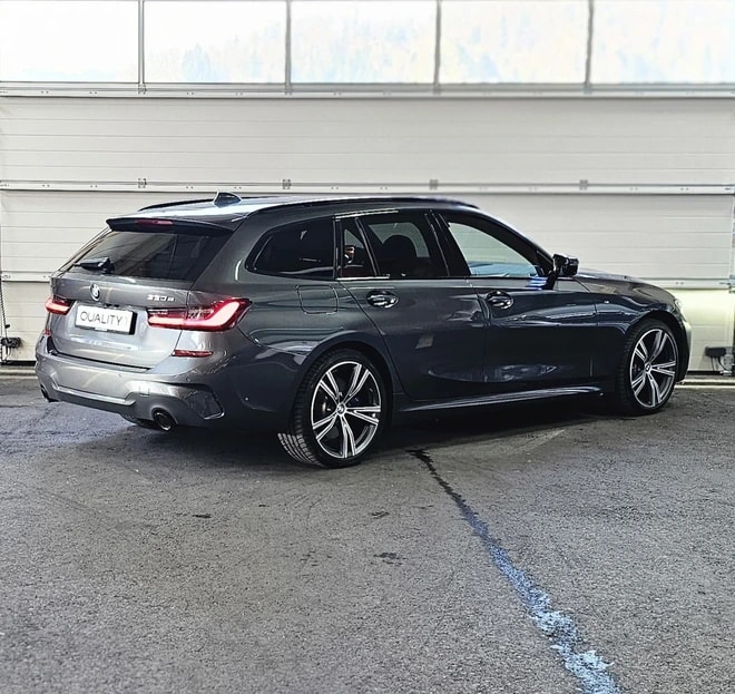 BMW 330e x DriveTouring M Sport Steptronic *CH-Fahrzeug*-image-4