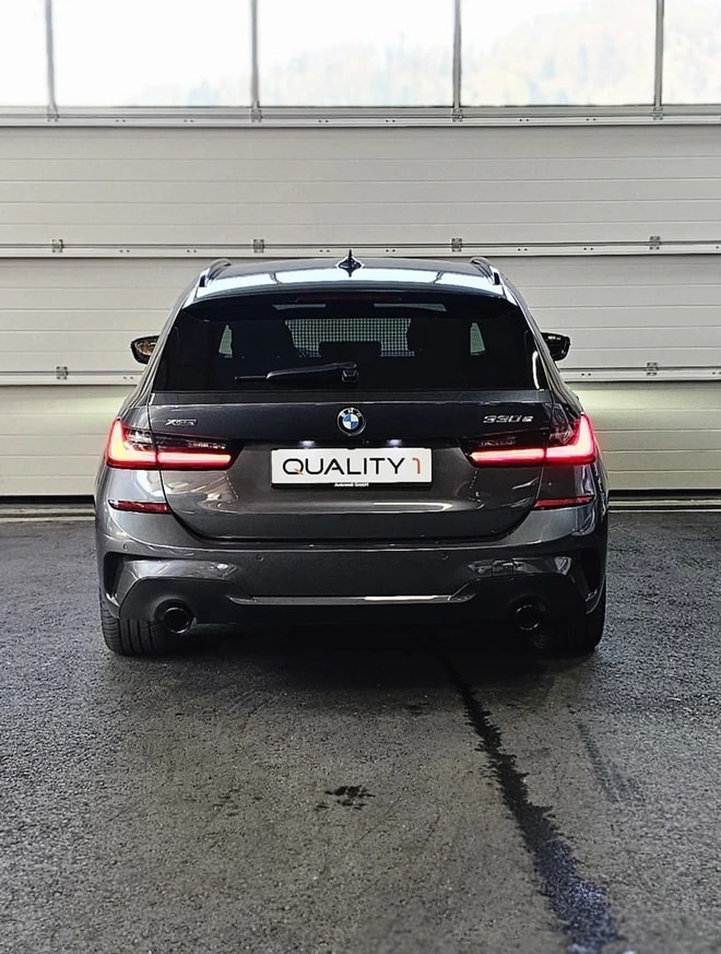 BMW 330e x DriveTouring M Sport Steptronic *CH-Fahrzeug*-image-3