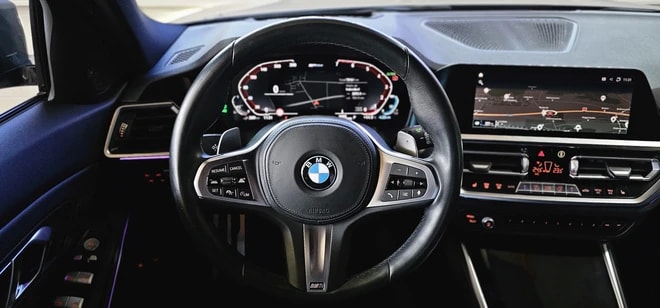 BMW 330e x DriveTouring M Sport Steptronic *CH-Fahrzeug*-image-11