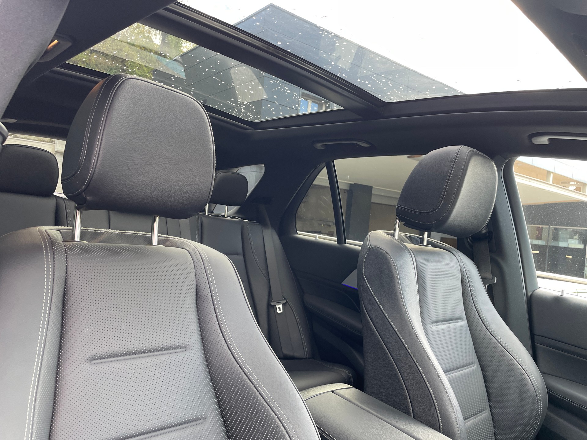 MERCEDES-BENZ GLE 450 4Matic AMG Line 9G-Tronic-image-25
