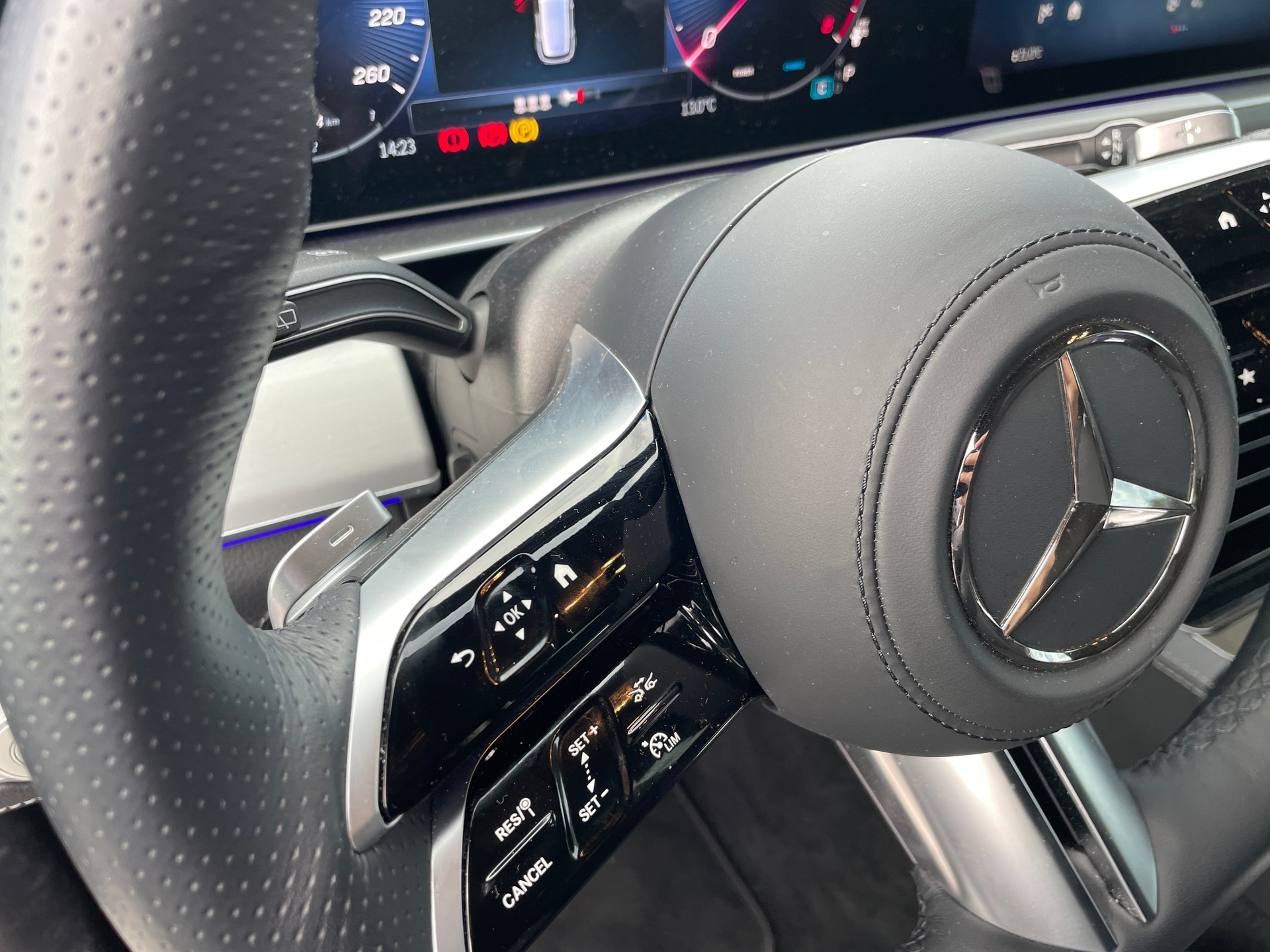 MERCEDES-BENZ GLE 450 4Matic AMG Line 9G-Tronic-image-16