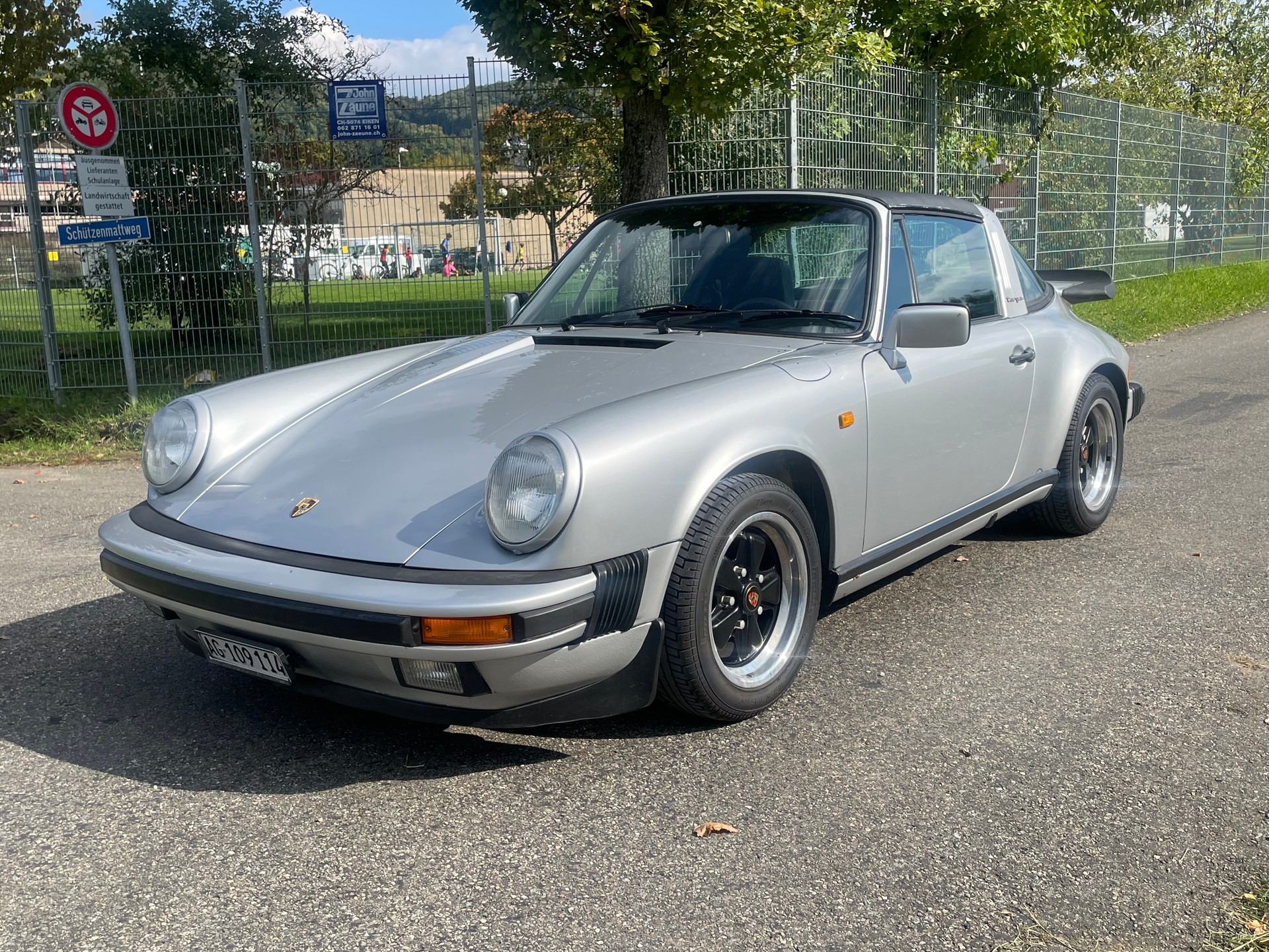 PORSCHE 911 Carrera Targa-image-0