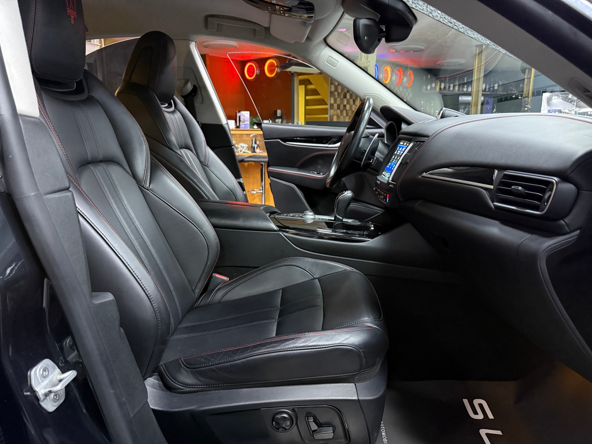 MASERATI Levante S 3.0 V6 Automatica / Frisch MFK / CH Fz / Vollausstattung-image-7