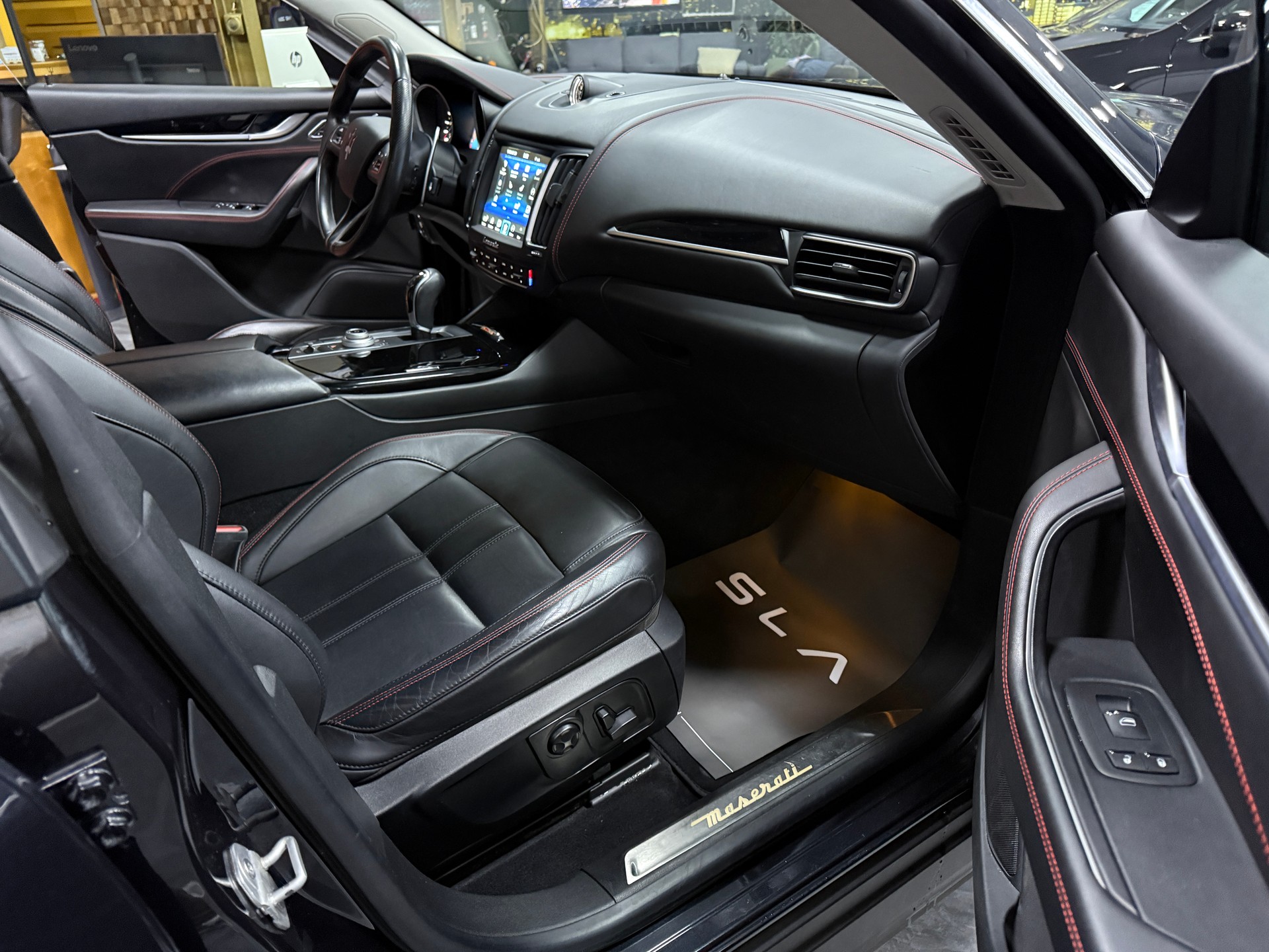 MASERATI Levante S 3.0 V6 Automatica / Frisch MFK / CH Fz / Vollausstattung-image-6