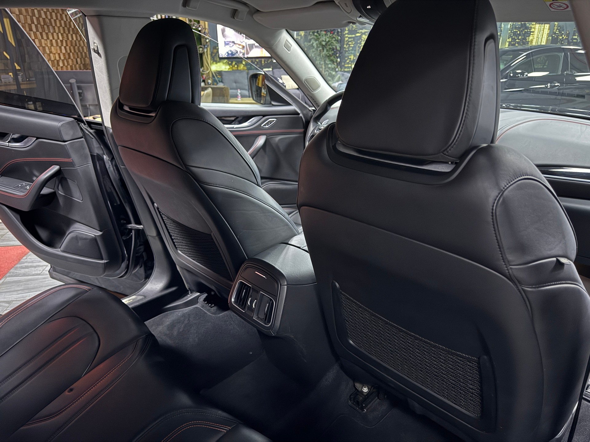 MASERATI Levante S 3.0 V6 Automatica / Frisch MFK / CH Fz / Vollausstattung-image-12