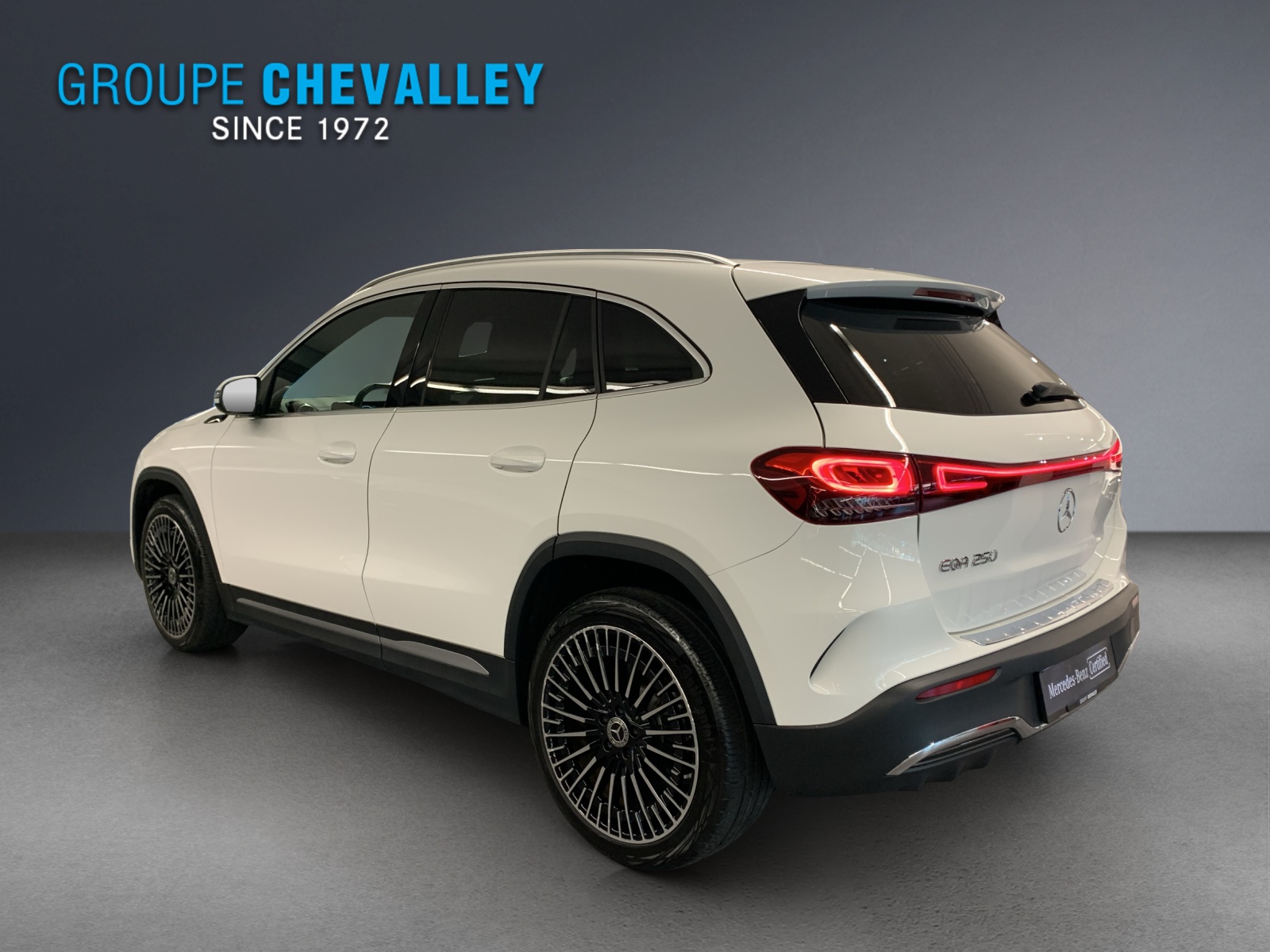 MERCEDES-BENZ EQA 250 AMG Line AMG Line-showroom-element-2