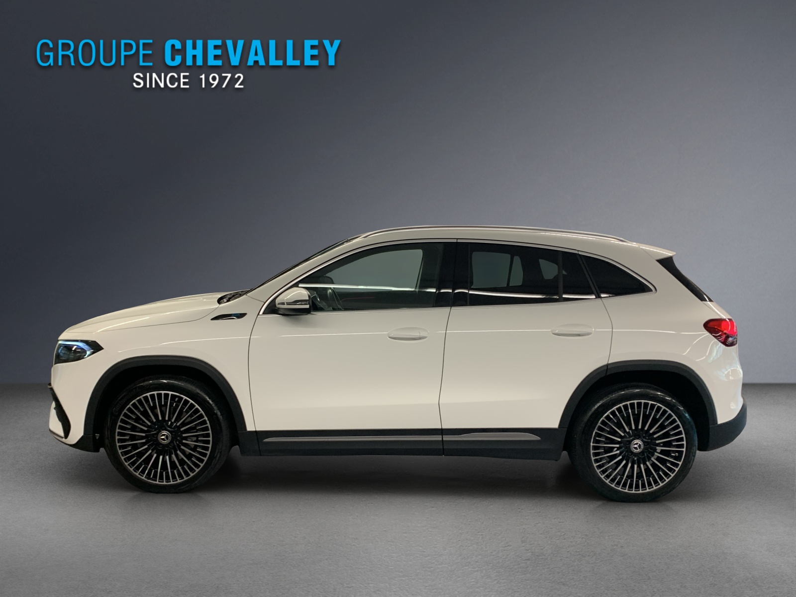 MERCEDES-BENZ EQA 250 AMG Line AMG Line-showroom-element-1