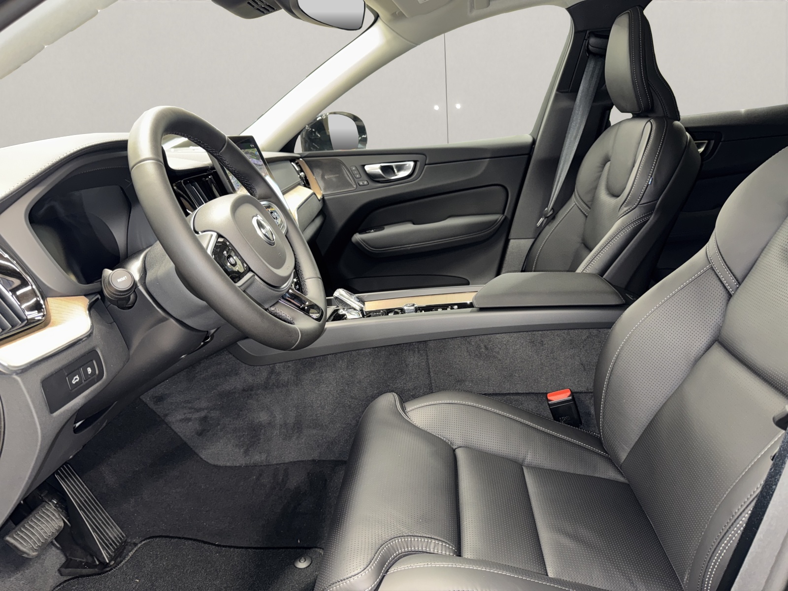 VOLVO XC60 2.0 T8 TE Ultra Dark eAWD-image-15