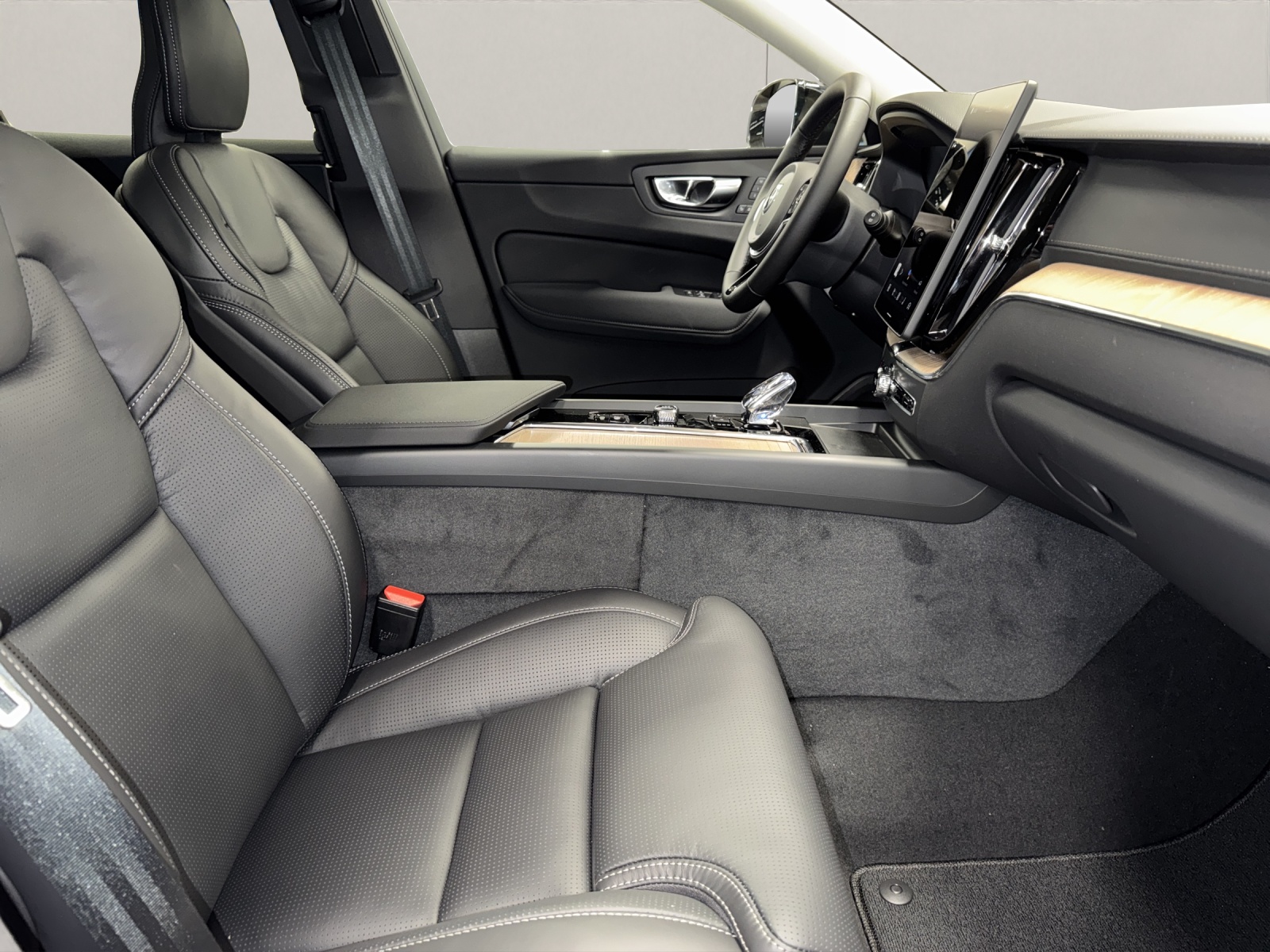 VOLVO XC60 2.0 T8 TE Ultra Dark eAWD-image-14