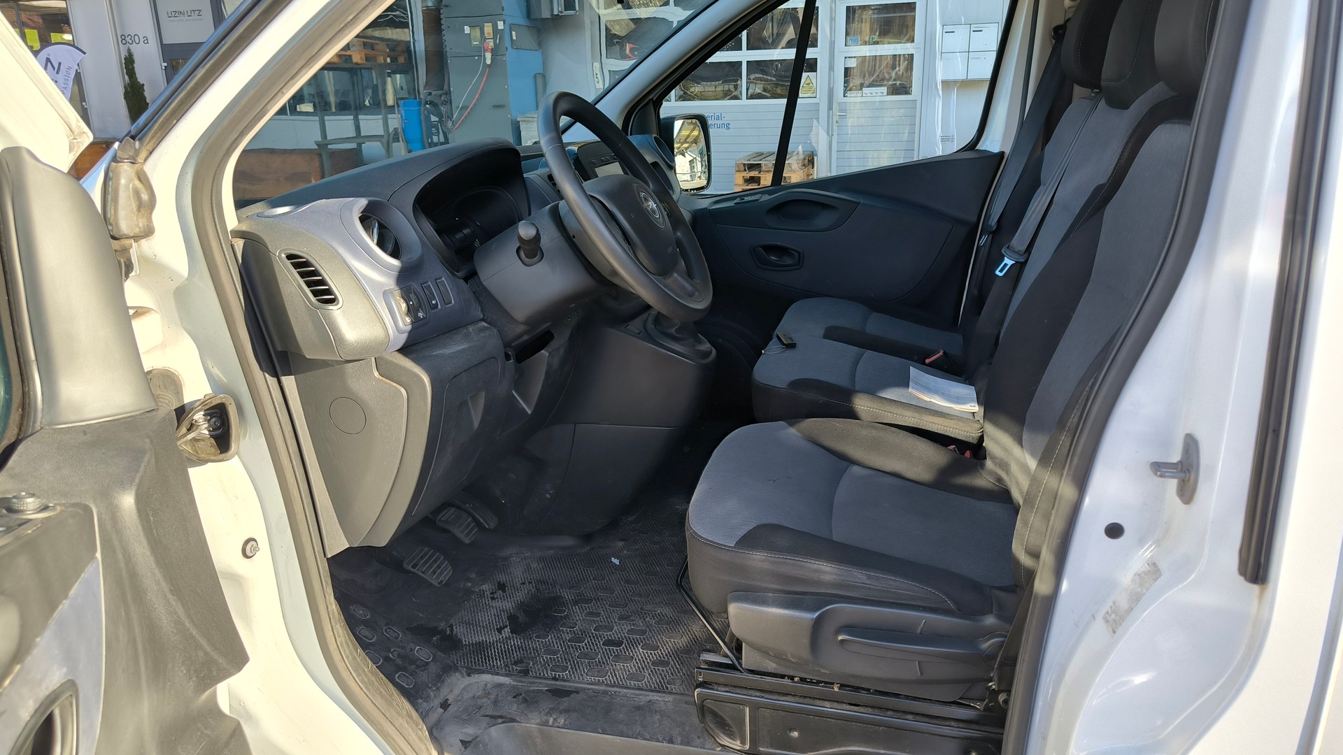 OPEL Vivaro 1.6 BiTurbo CDTI ecoFLEX 2.9t L1H1-image-11
