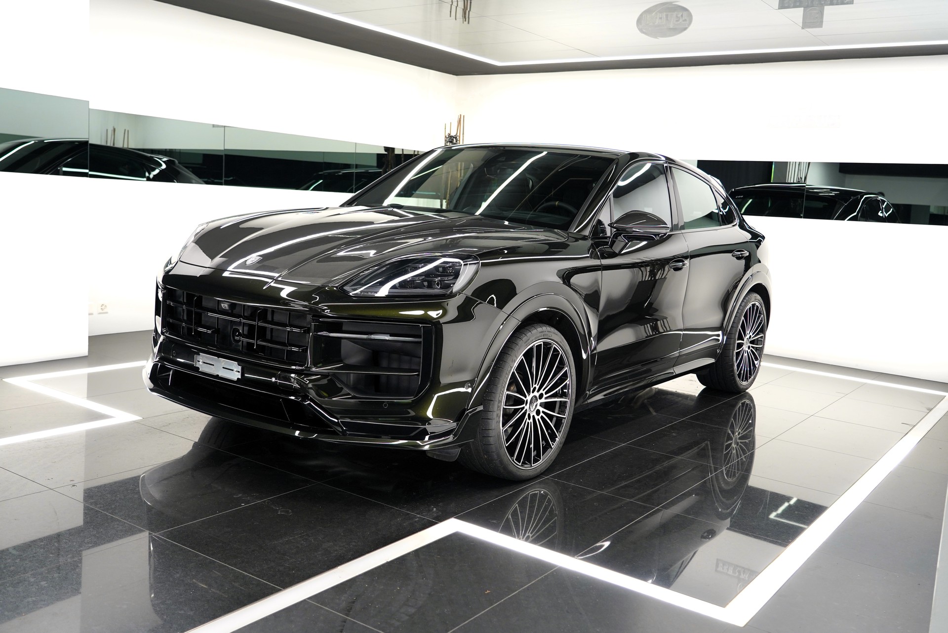 PORSCHE Cayenne Coupé GTS Tiptr.