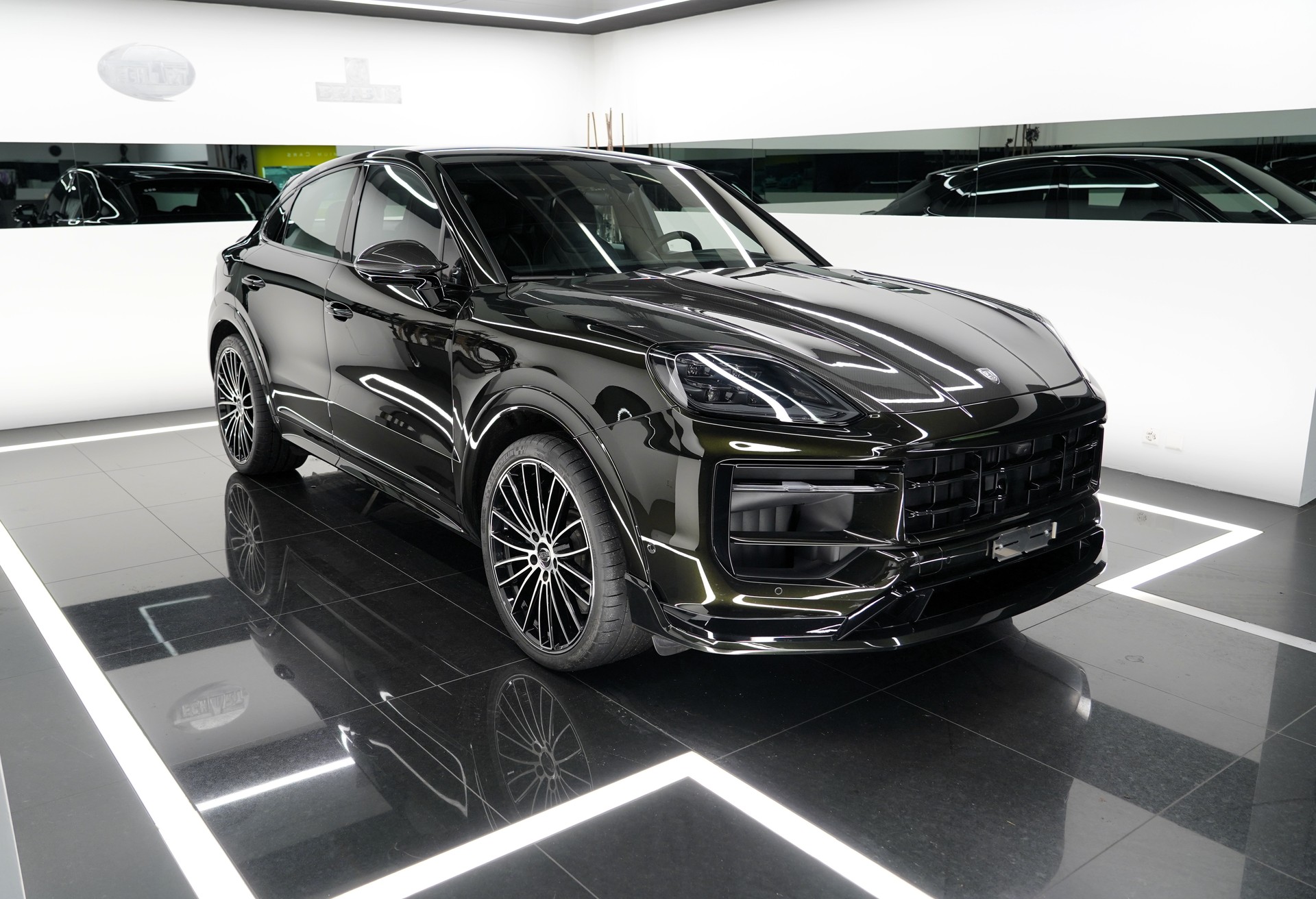 PORSCHE Cayenne Coupé GTS Tiptr.-showroom-element-1