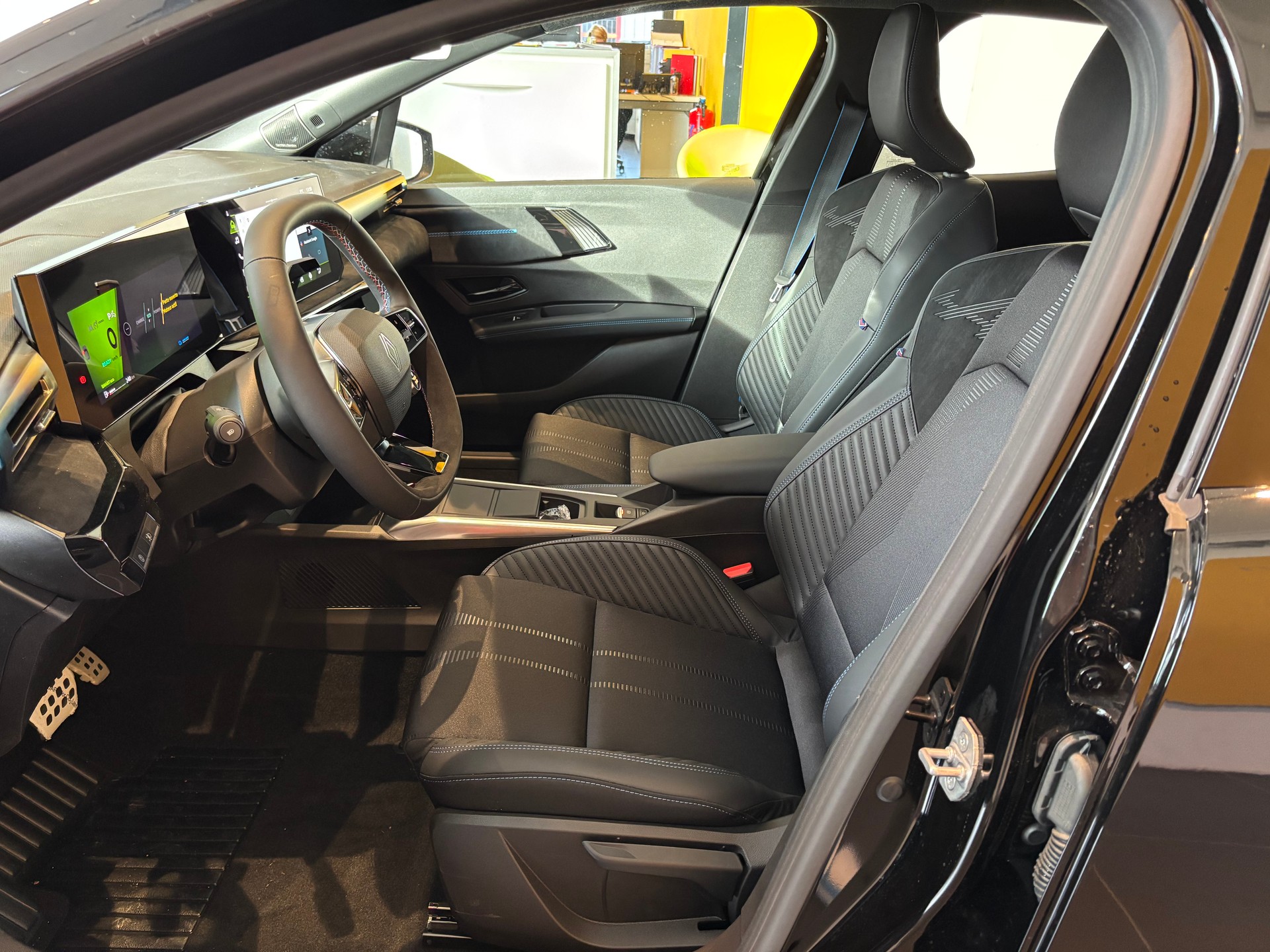 RENAULT CLIO 6 esprit Alpine E-Tech 1.8-image-8