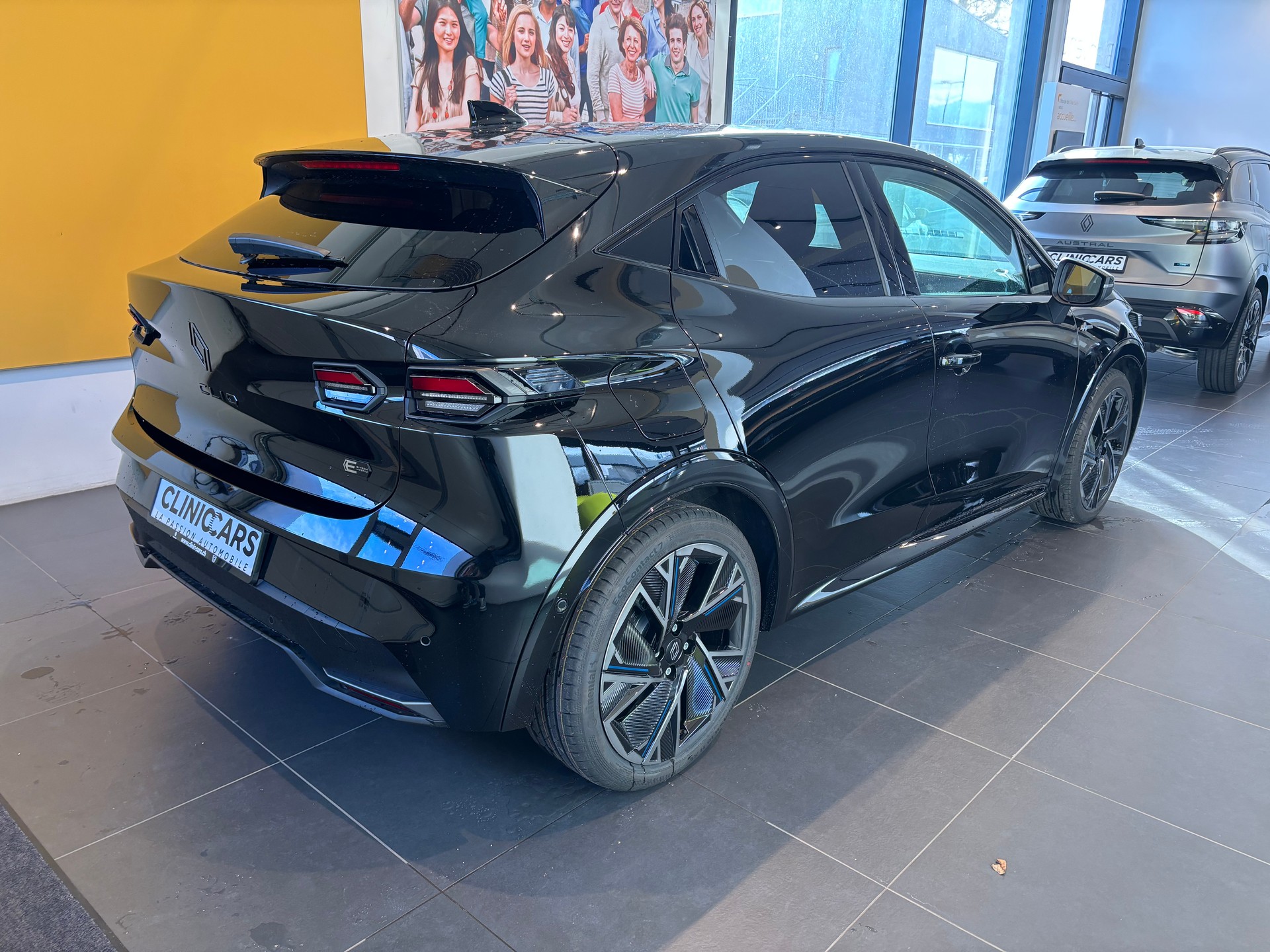 RENAULT CLIO 6 esprit Alpine E-Tech 1.8-image-4
