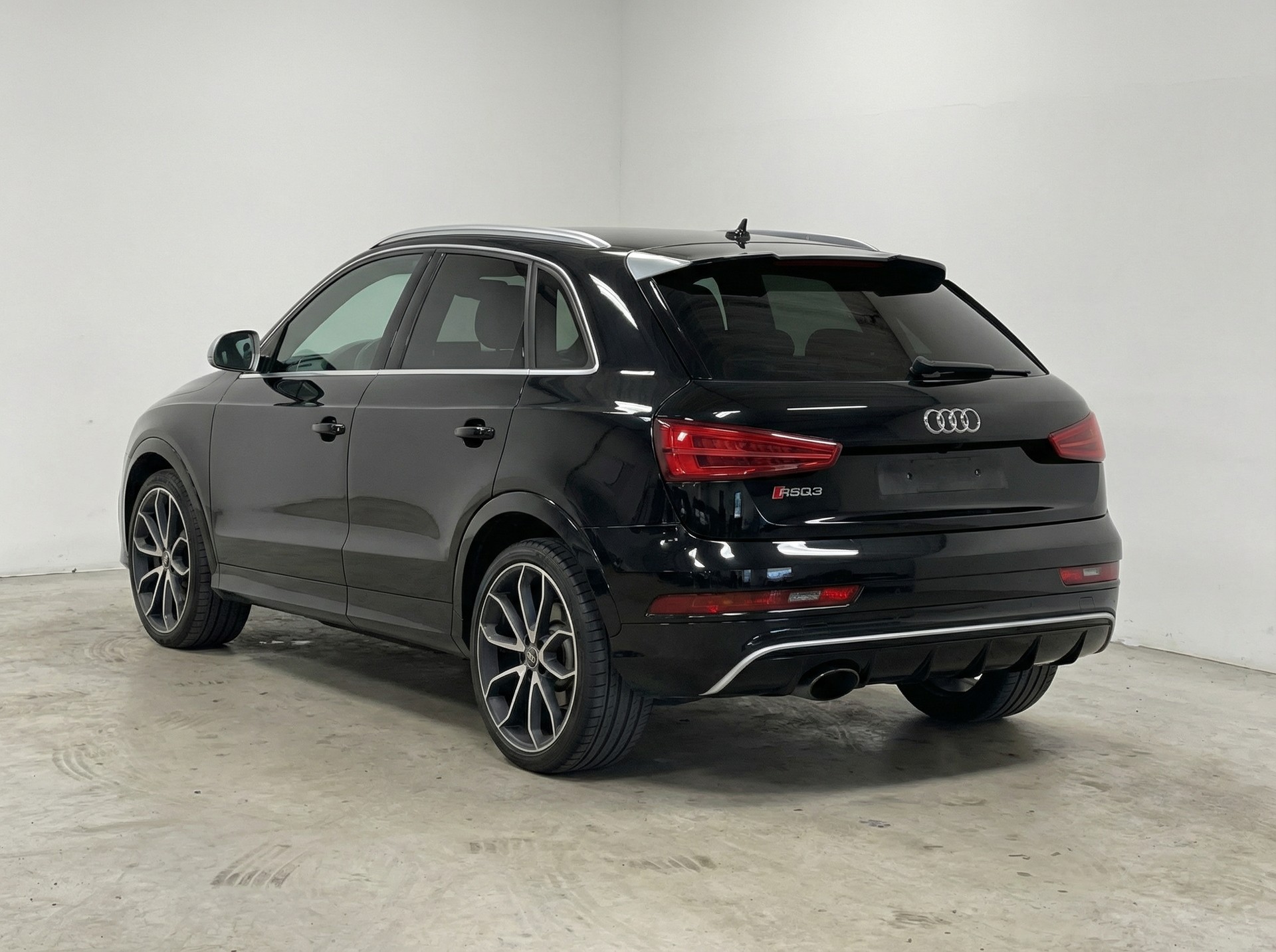 AUDI RS Q3 2.5 TFSI performance quattro S-tronic-image-3