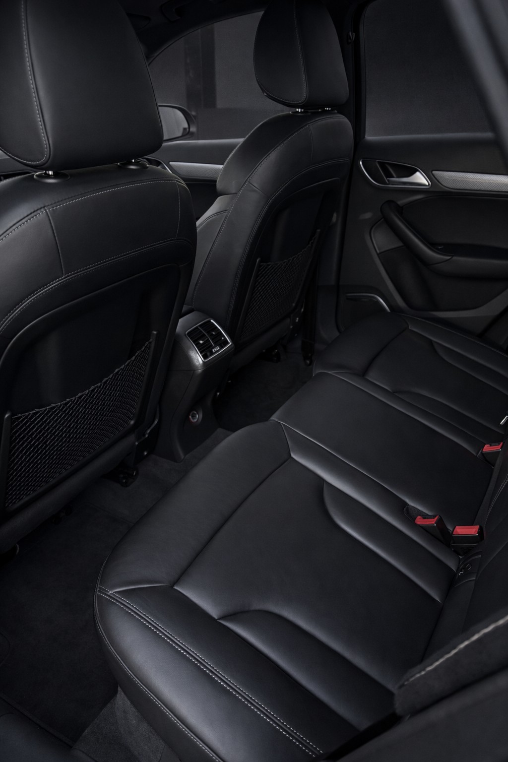 AUDI RS Q3 2.5 TFSI performance quattro S-tronic-image-8