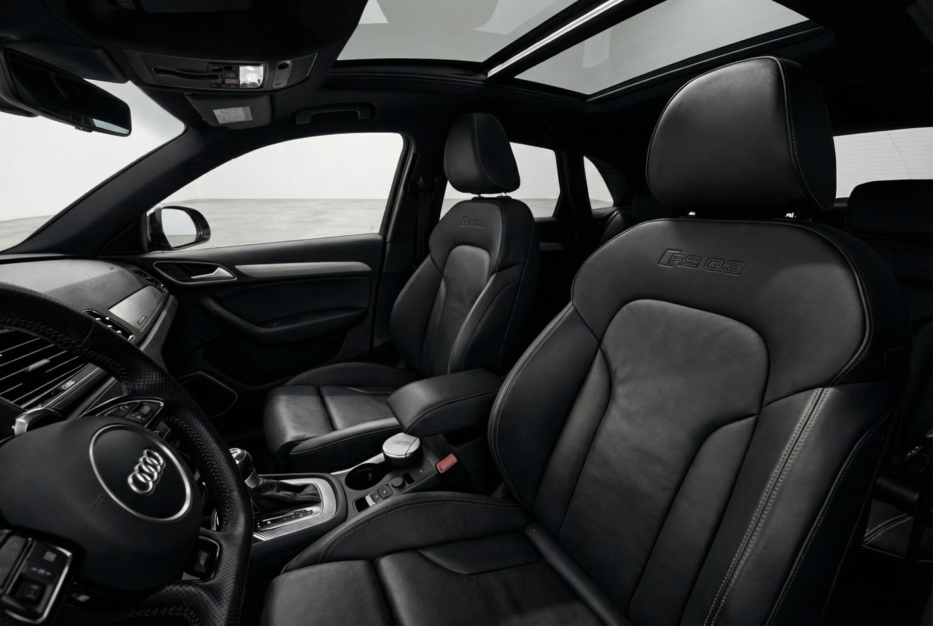 AUDI RS Q3 2.5 TFSI performance quattro S-tronic-image-6