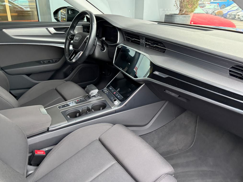 AUDI A6 Avant 40 TDi S line-image-7