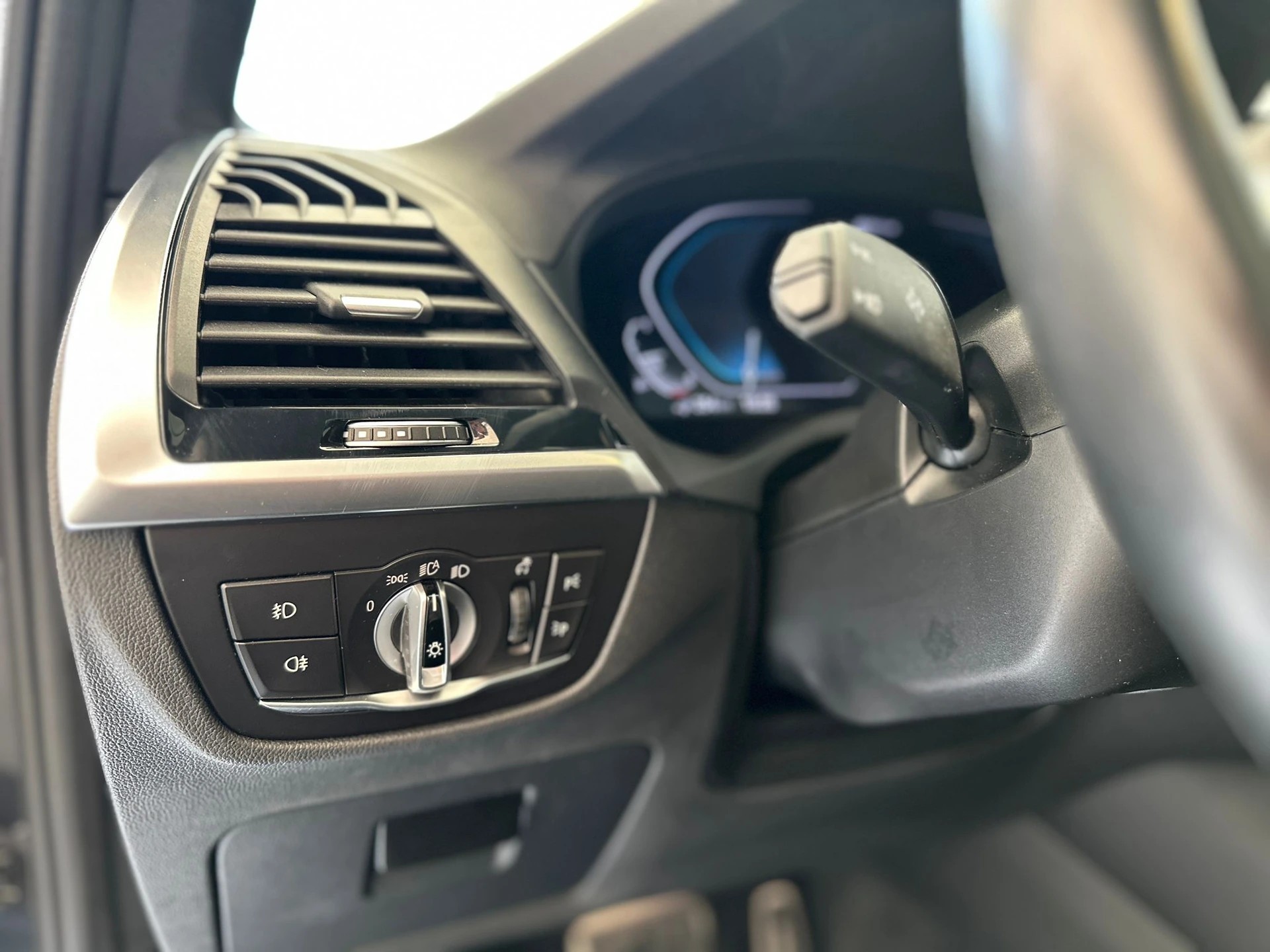 BMW X3 30e xDrive SAG-image-16
