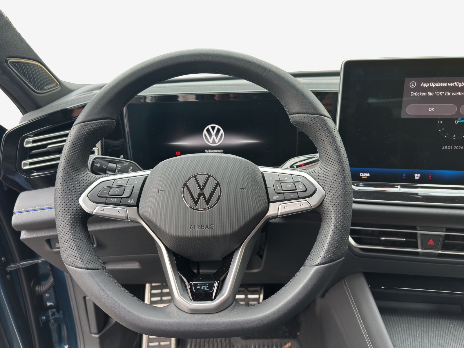 VW Tiguan 2.0 TDI SCR R-Line 4Motion DSG-image-9