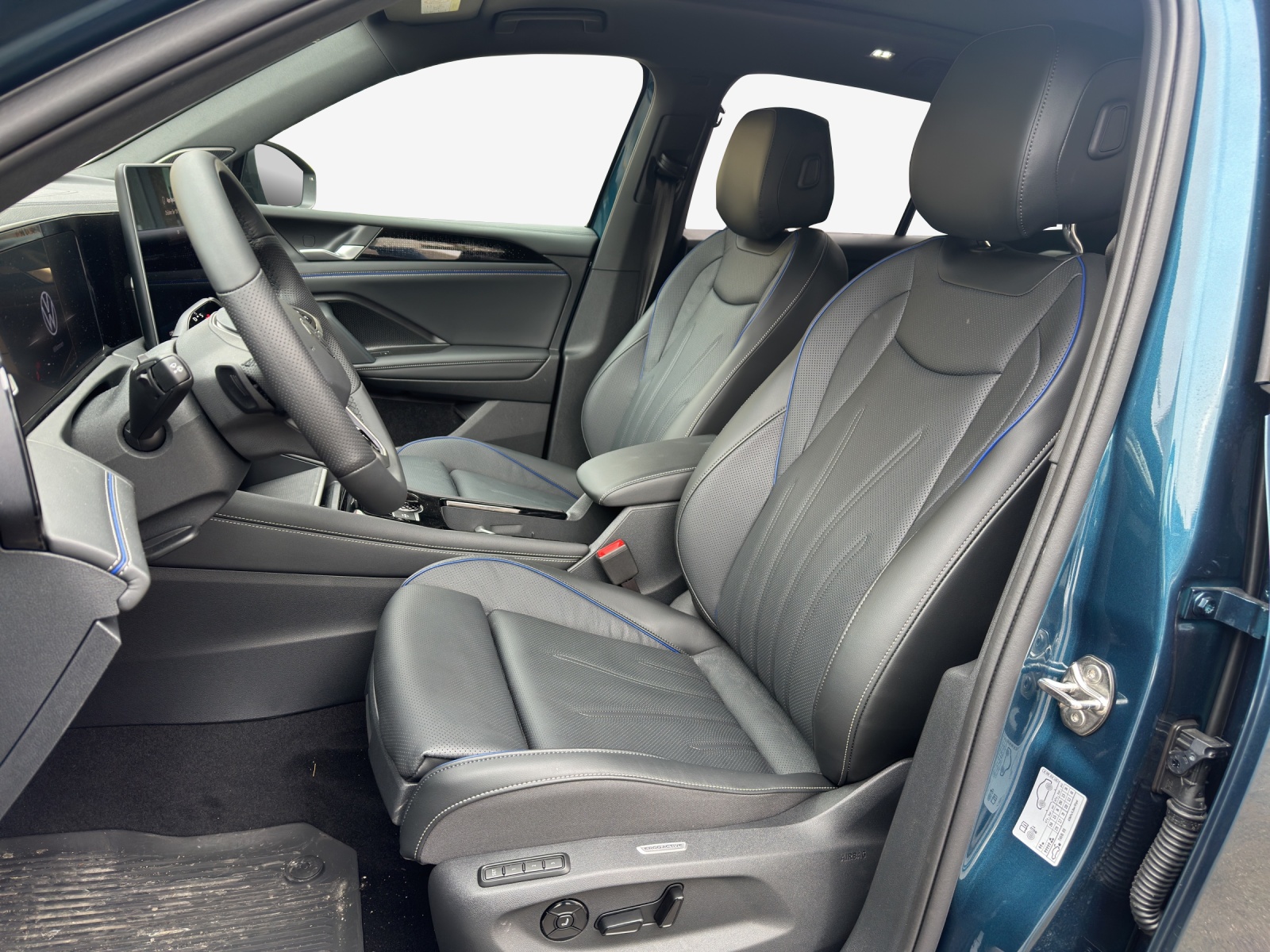 VW Tiguan 2.0 TDI SCR R-Line 4Motion DSG-image-7