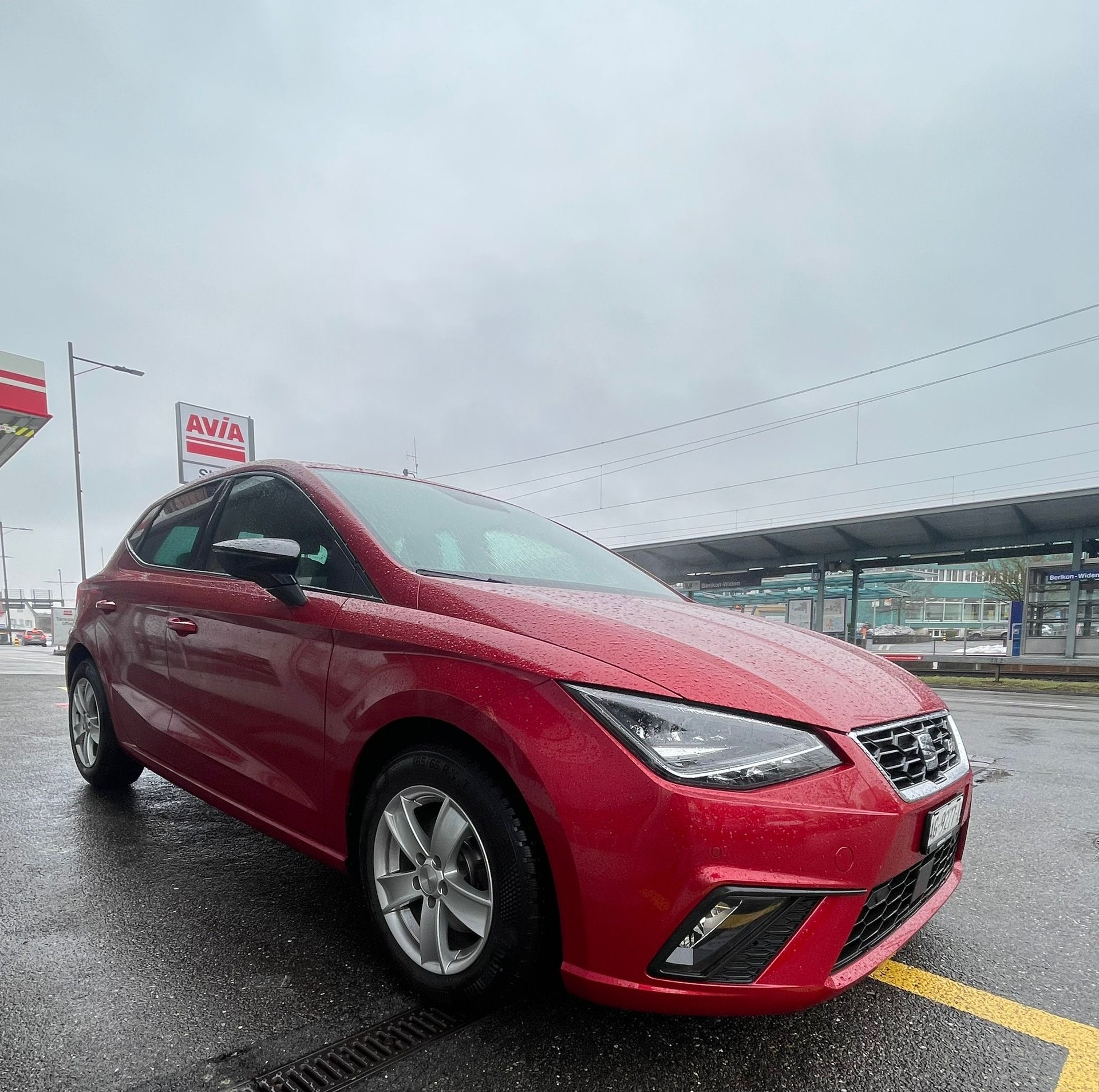 SEAT Ibiza 1.0 EcoTSI FR DSG | CH-Fahrzeug | ACC | Navi | Keyless | LED | 8-fach bereift-image-3