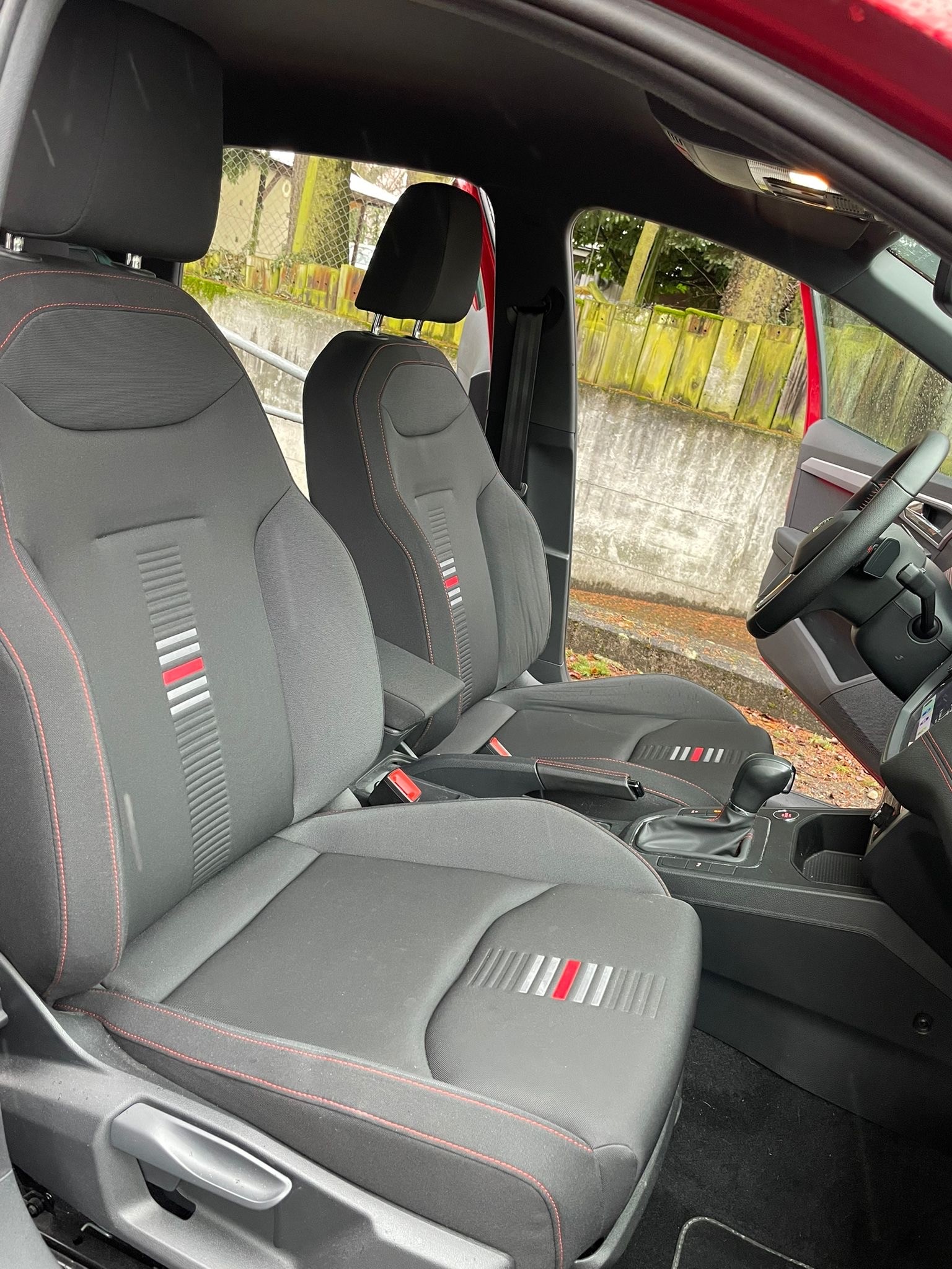 SEAT Ibiza 1.0 EcoTSI FR DSG | CH-Fahrzeug | ACC | Navi | Keyless | LED | 8-fach bereift-image-13