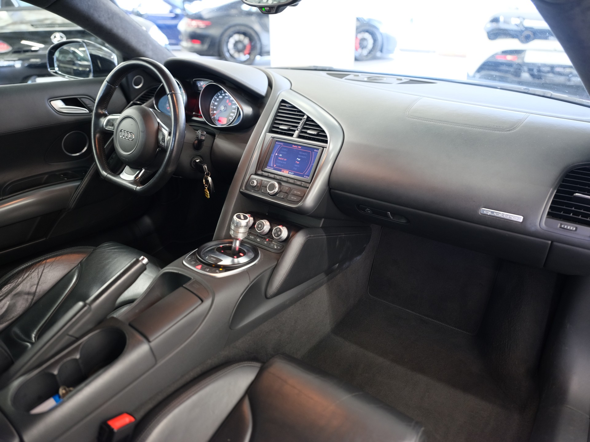 AUDI R8 Coupé 4.2 * Capristo *Licht-Paket* *Sportlenkrad* *MMI Navigation Plus*-image-18