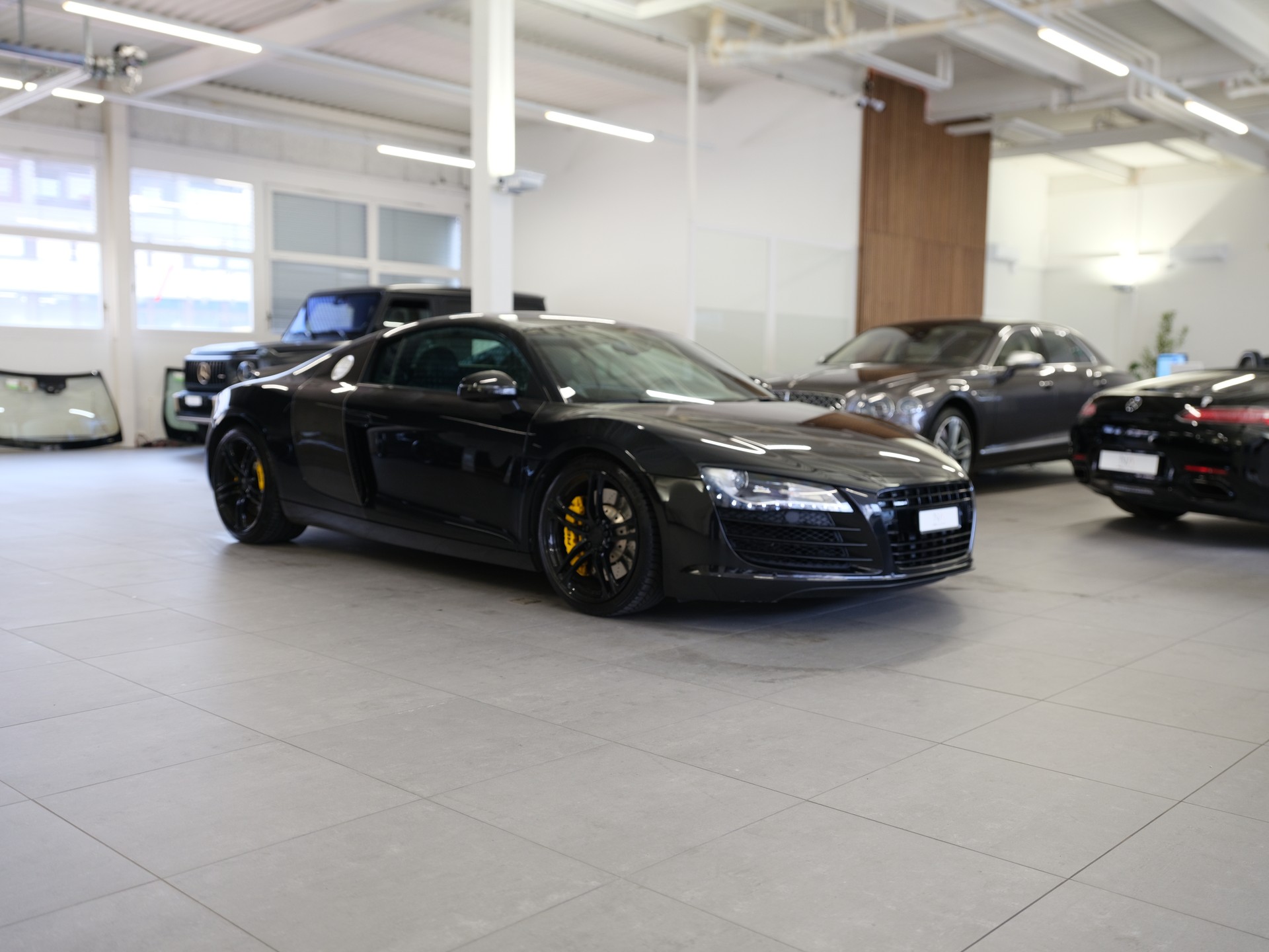 AUDI R8 Coupé 4.2 * Capristo *Licht-Paket* *Sportlenkrad* *MMI Navigation Plus*