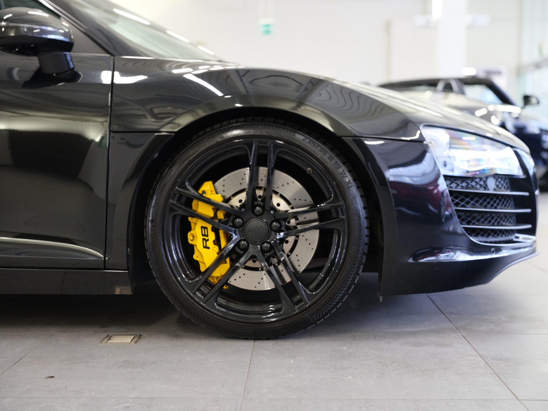 AUDI R8 Coupé 4.2 * Capristo *Licht-Paket* *Sportlenkrad* *MMI Navigation Plus*-image-7