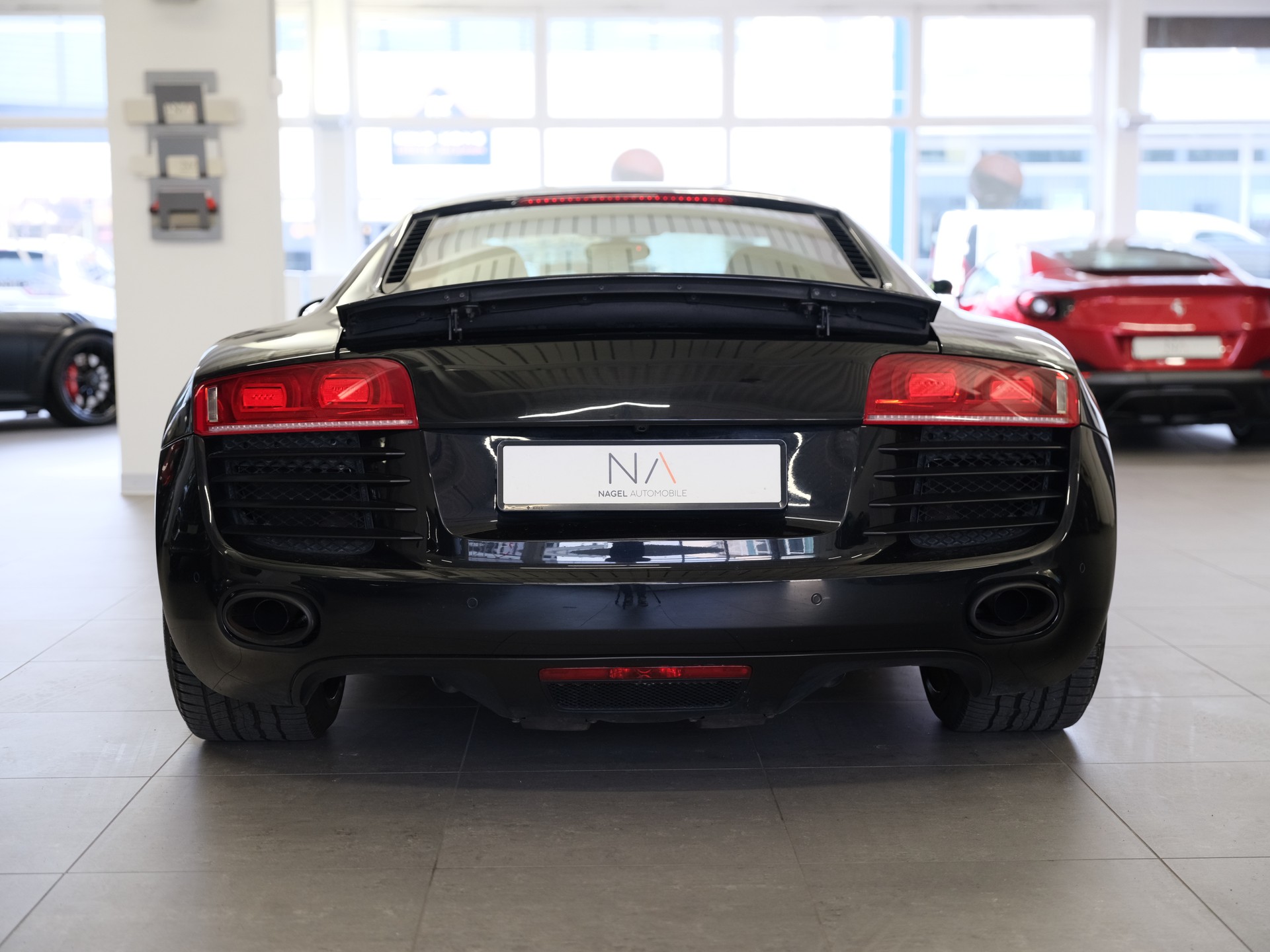 AUDI R8 Coupé 4.2 * Capristo *Licht-Paket* *Sportlenkrad* *MMI Navigation Plus*-image-4