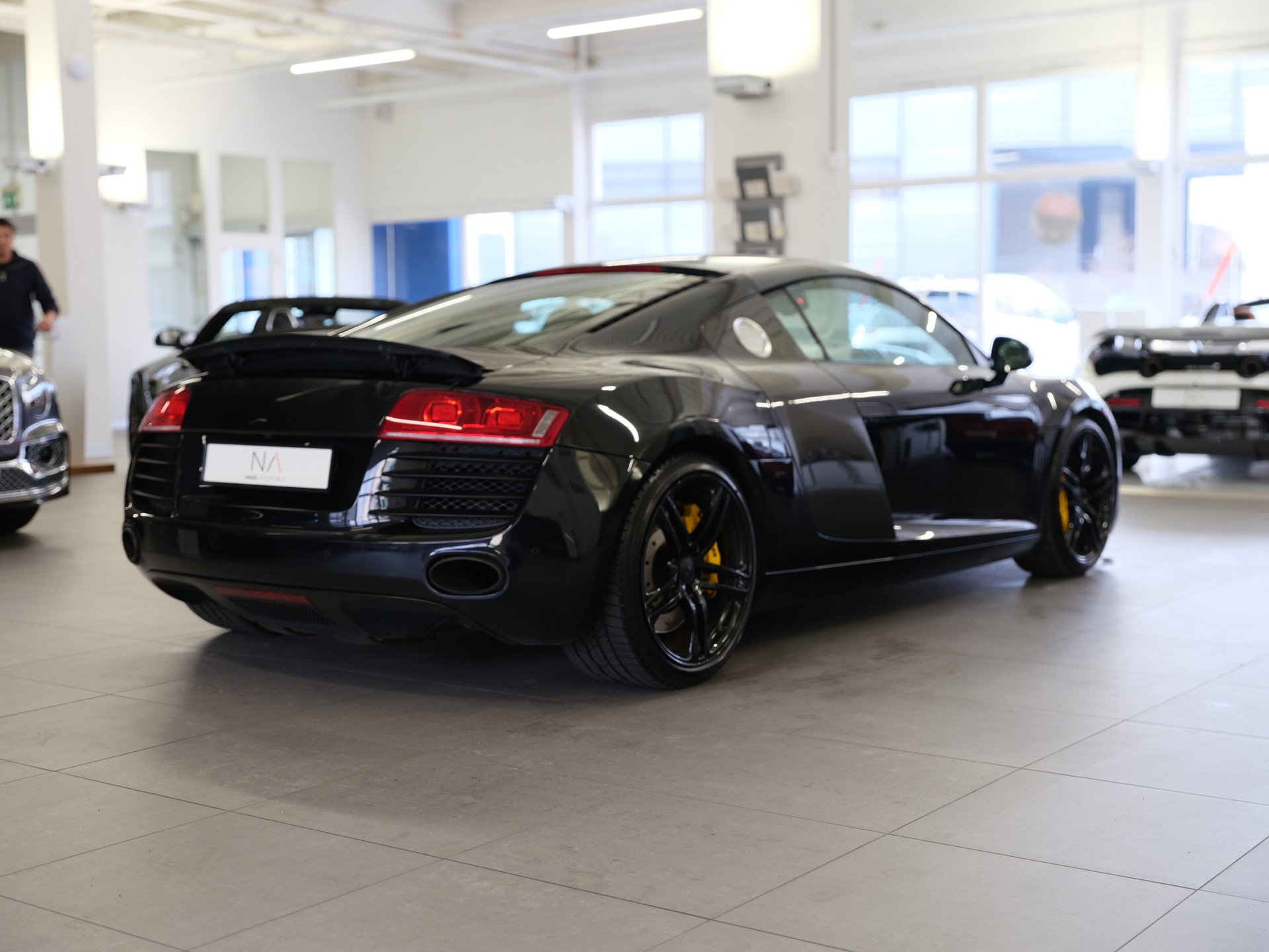 AUDI R8 Coupé 4.2 * Capristo *Licht-Paket* *Sportlenkrad* *MMI Navigation Plus*-image-5