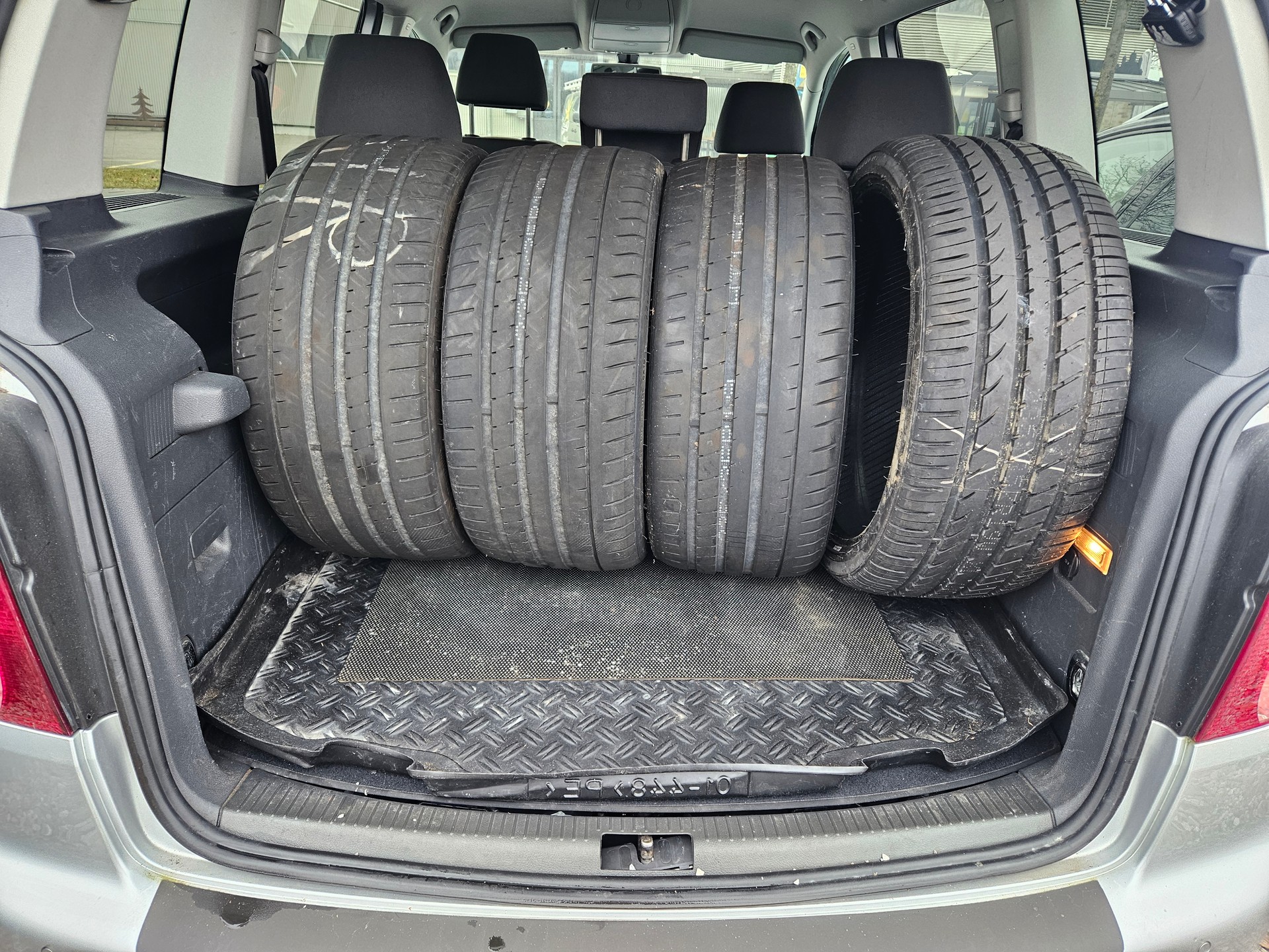 VW Touran 1.4 TSI Highline DSG-image-15