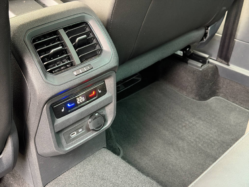 VW Tiguan 2.0 TDI SCR Elegance DSG-image-14