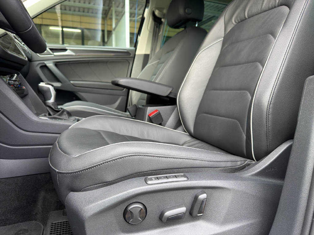 VW Tiguan 2.0 TDI SCR Elegance DSG-image-16