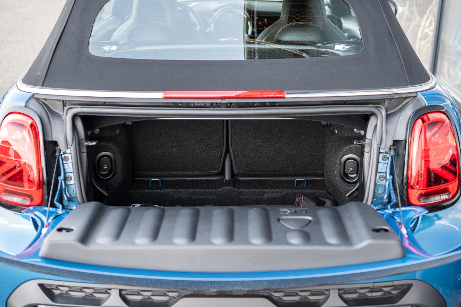 MINI Cooper JCW Cabrio Steptr.-image-9
